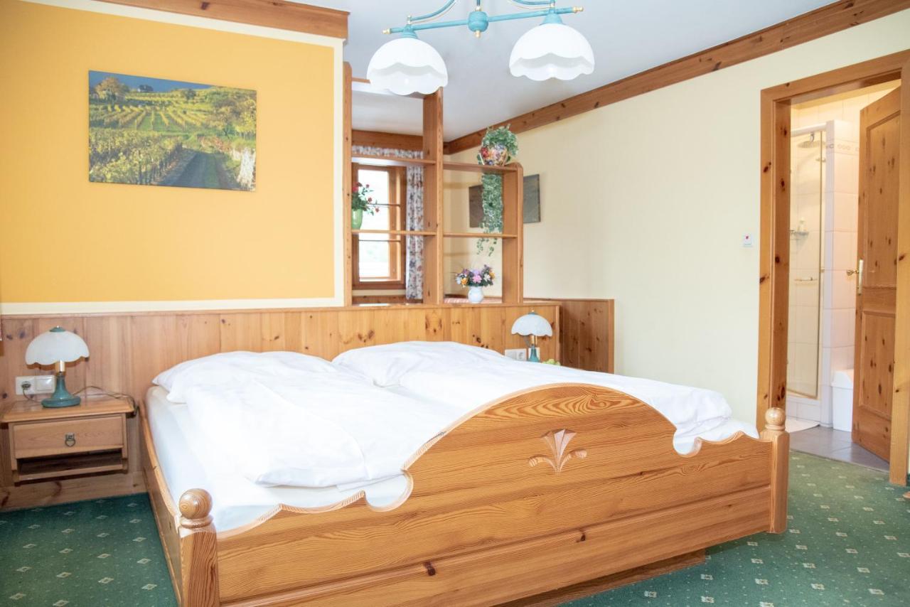 Hotel Garni Weinberghof & Weingut Lagler Spitz an der Donau Екстериор снимка